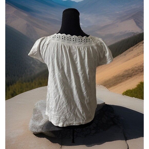 GapKids Eyelet Embroidered White Tee Sz XXL 14-16 Fit Women Xs Babydoll Boho - Picture 2 of 2